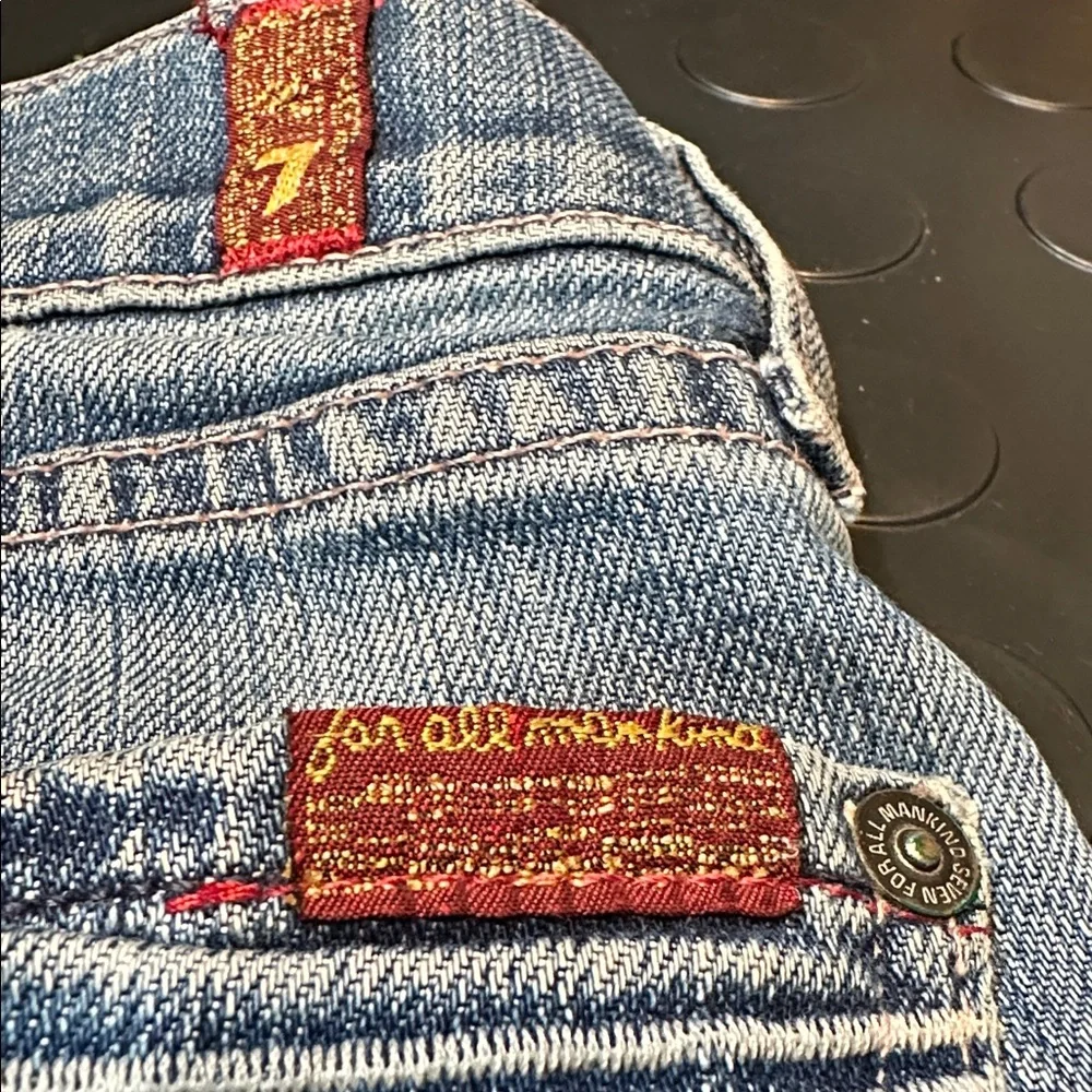 Dojo 28 x 31 x 8 —-7 For All Mankind Faded Blue Mid-Rise Jeans - Picture 7 of 11
